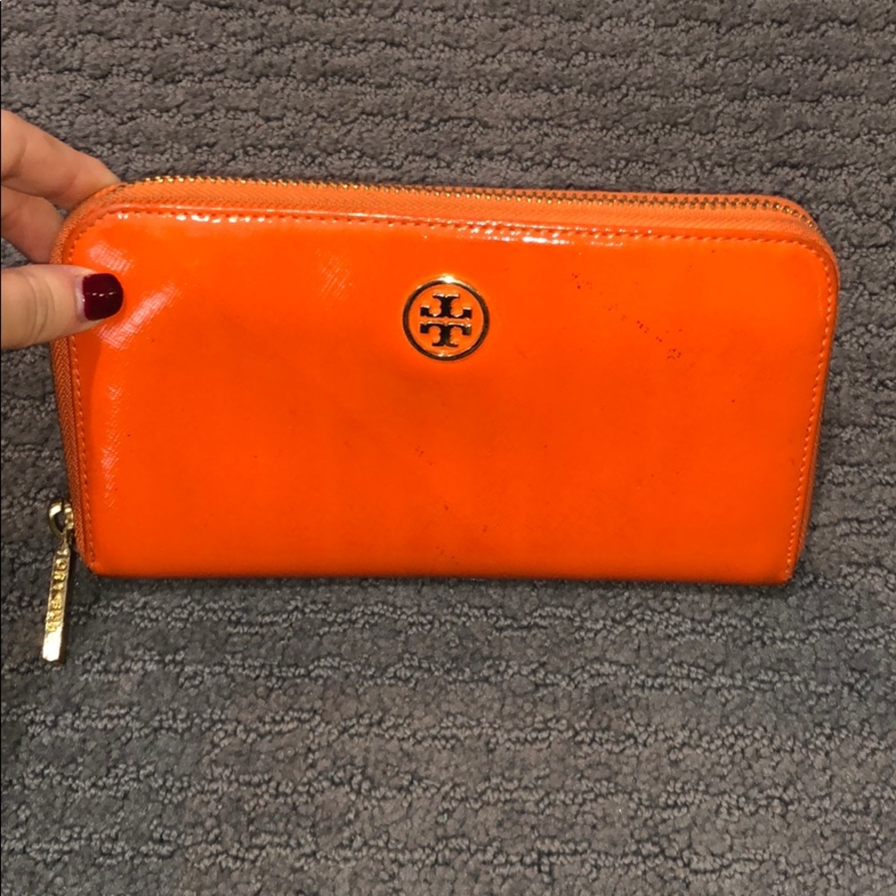 Orange Tory Burch wallet